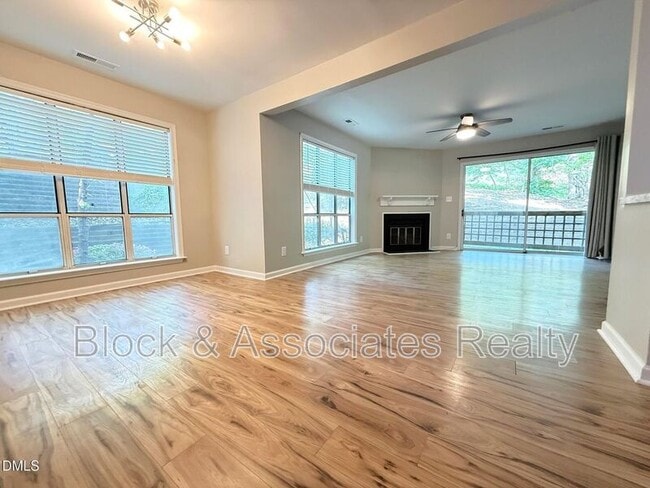 Building Photo - 4120 Sedgewood Dr