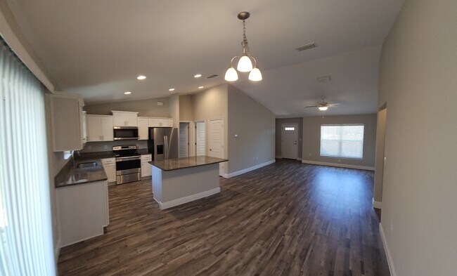 Building Photo - 28 Spruce Terrace