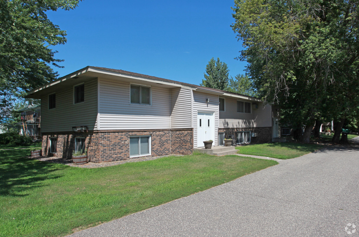 1860 Meadowvale Rd NW, Elk River, MN 55330 - Apartments in Elk River ...