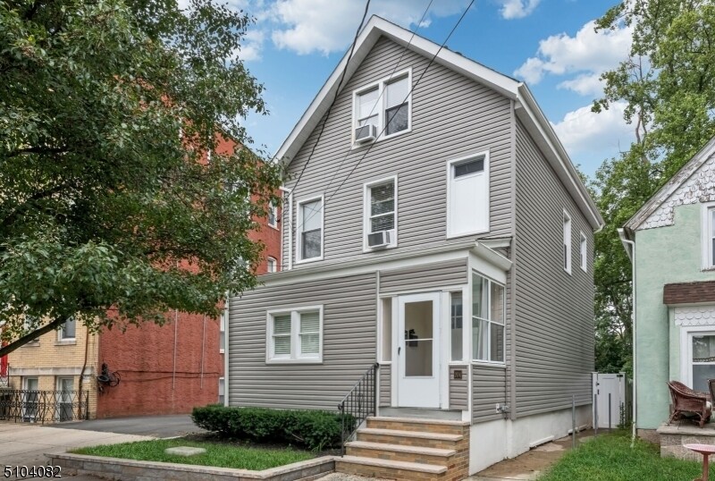 Primary Photo - 204 Forest St
