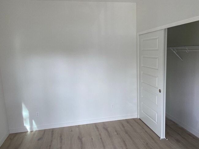 Building Photo - 202 SW Maricopa Dr