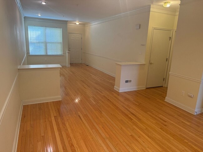 Building Photo - 179 Mountain View Dr