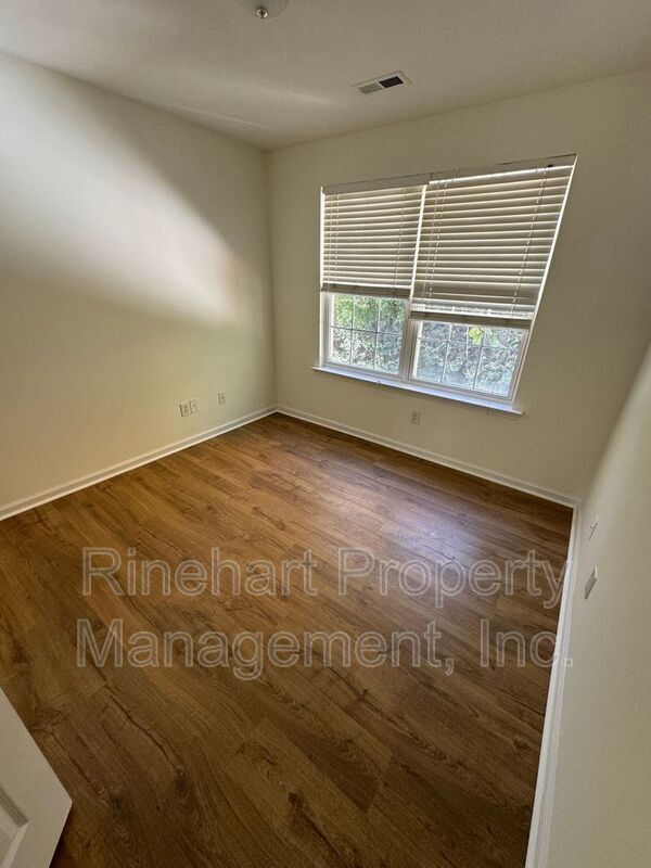 Foto del edificio - 742 Shellstone Pl