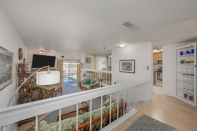 Foto del edificio - Live ON THE COLORADO RIVER – Fully Furnished 1 Bed/1 Bath Condo in the Gated Community of Roadhav...