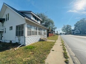 Building Photo - 215 E Winona Ave