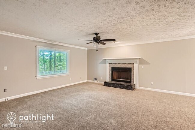 Building Photo - 4 br, 3 bath House - 1083 Lake Drive UNIT