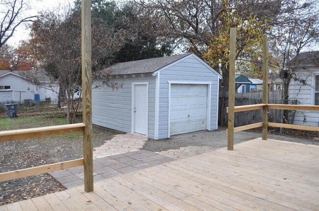 Building Photo - 1237 Centerville Rd