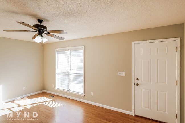 Building Photo - 1017 Mountain Dr