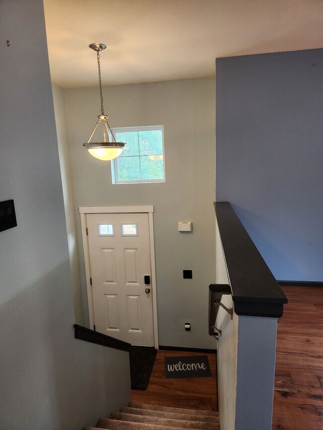 Building Photo - Desirable Home Located In Silverdale