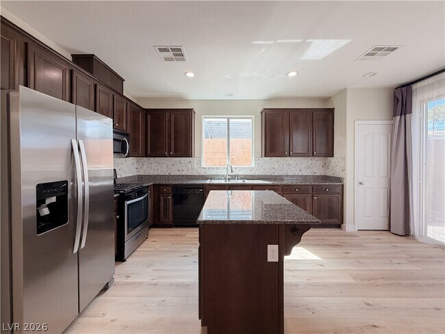 Foto del edificio - 10150 W Glen Aire Ave