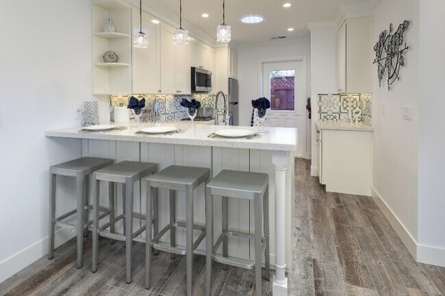Foto del edificio - 765 E Meadow Dr