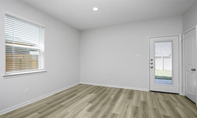 Building Photo - 460 Lone Rider Dr