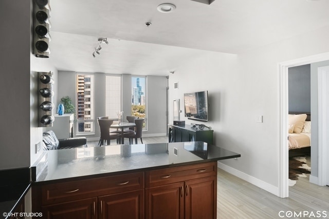 Building Photo - 1250 S Michigan Ave