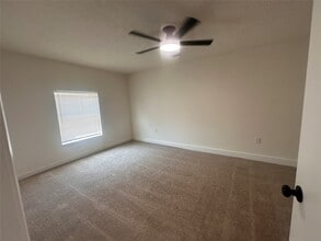 Building Photo - 732 Meadow Ln