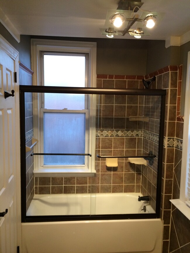 Bathroom - 1340 S Hanover St