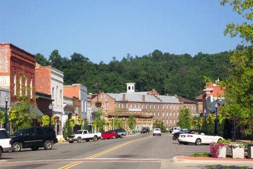 A poca distancia de tiendas y restaurantes. - 136 1st St