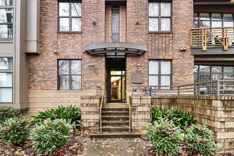 Building Photo - 712 N Davidson St