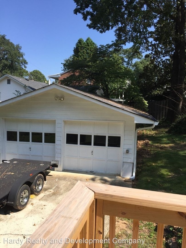 Building Photo - 5 br, 3.5 bath House - 805 Highland Avenue