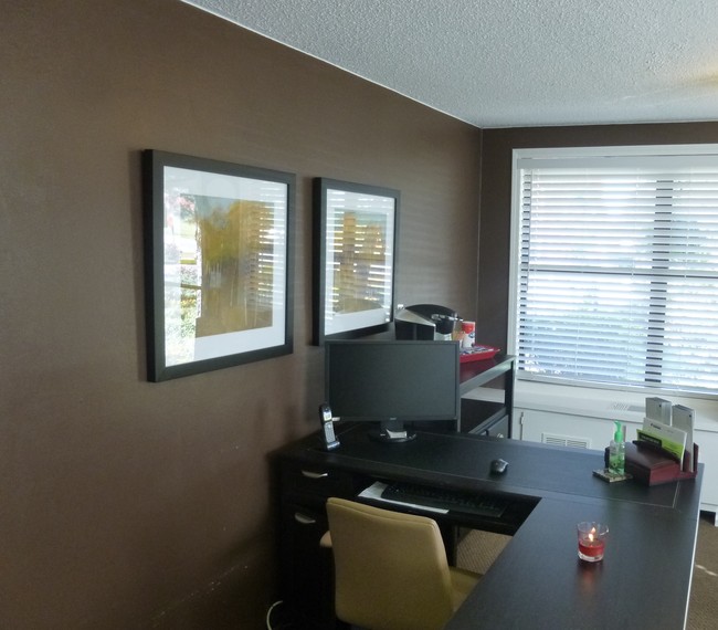 STOP IN OUR OFFICE TO SAY HELLO - Heathmoore - Indianapolis