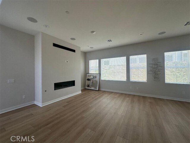 Foto del edificio - 220 Edna Pkwy