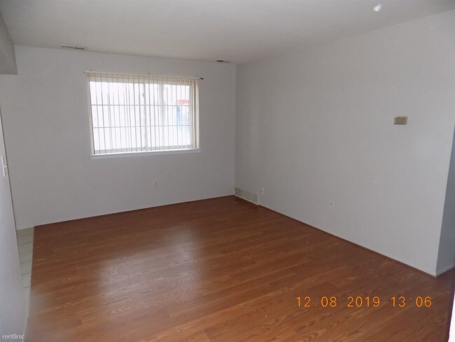 Building Photo - 1 br, 1 bath  - 45240 Keding St Apt 101