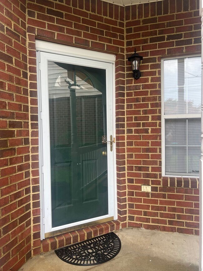 Foto del edificio - 248 Belmont Cir