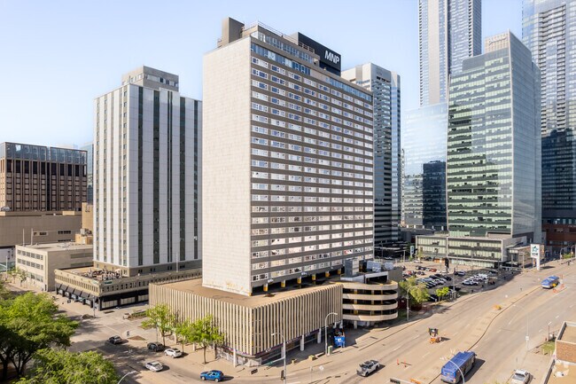 Photo du bâtiment - Mainstreet Tower