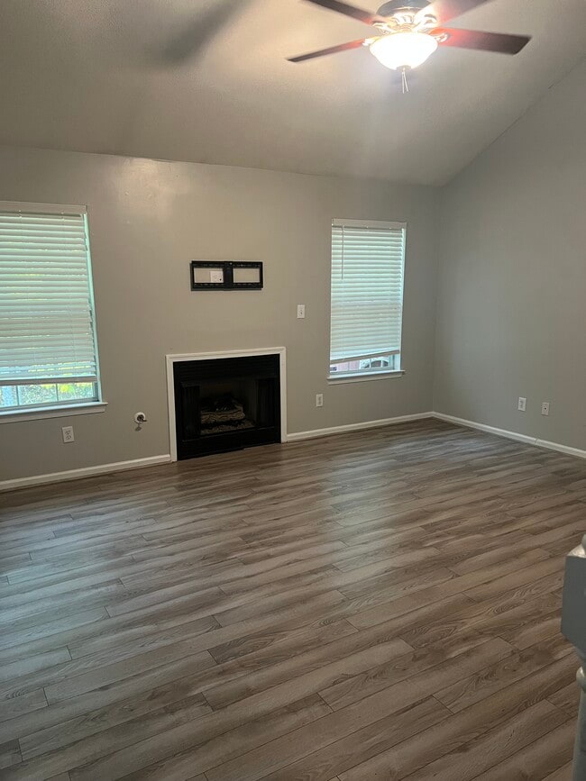 Foto del edificio - 863 Miller Creek Ln