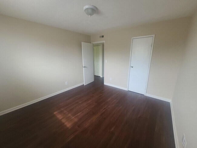 Building Photo - 4194 Norbrook Dr