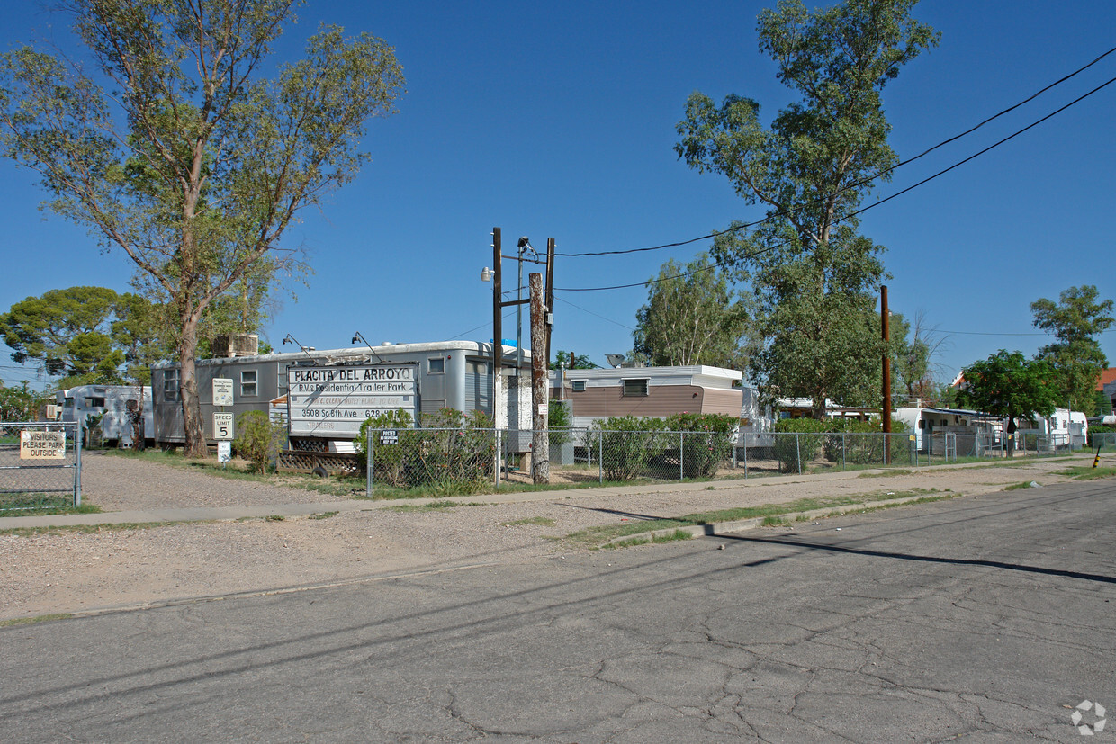 Primary Photo - Placita Del Arroyo
