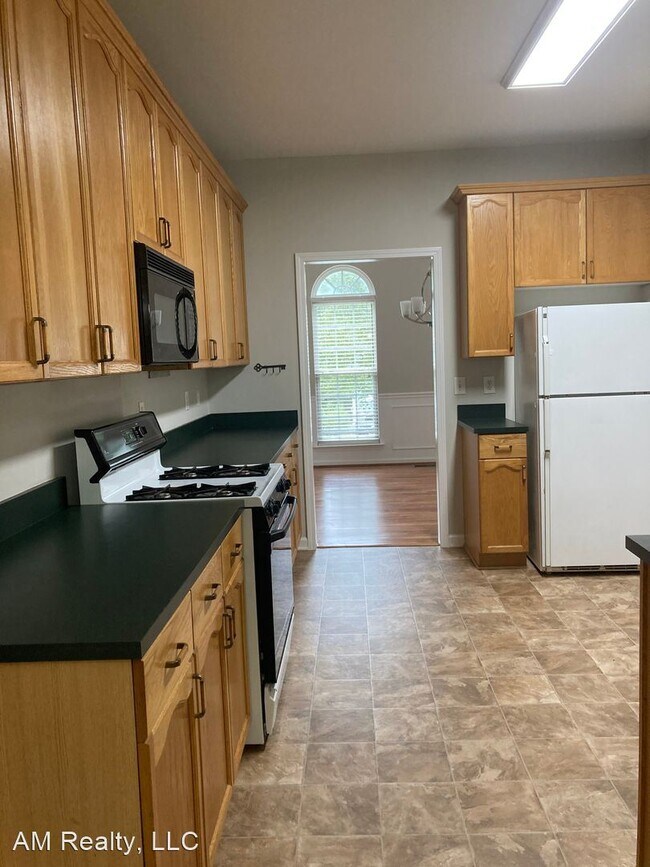 Foto del edificio - 4 br, 2.5 bath House - 3705 Bentley Place