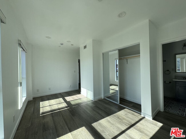 Building Photo - 1330 Arapahoe St