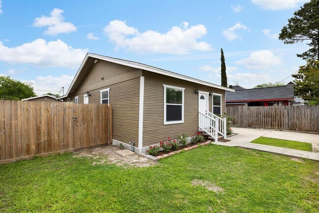 Foto del edificio - 704 Jewett St