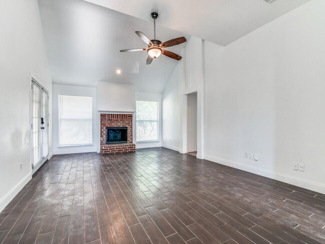 Building Photo - 514 Meadow Ln