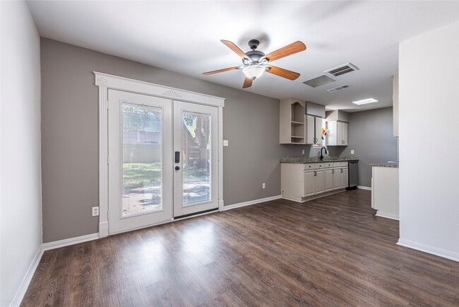 Building Photo - 502 Bellmar Ln