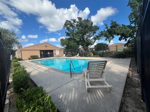Building Photo - 10555 Turtlewood Ct
