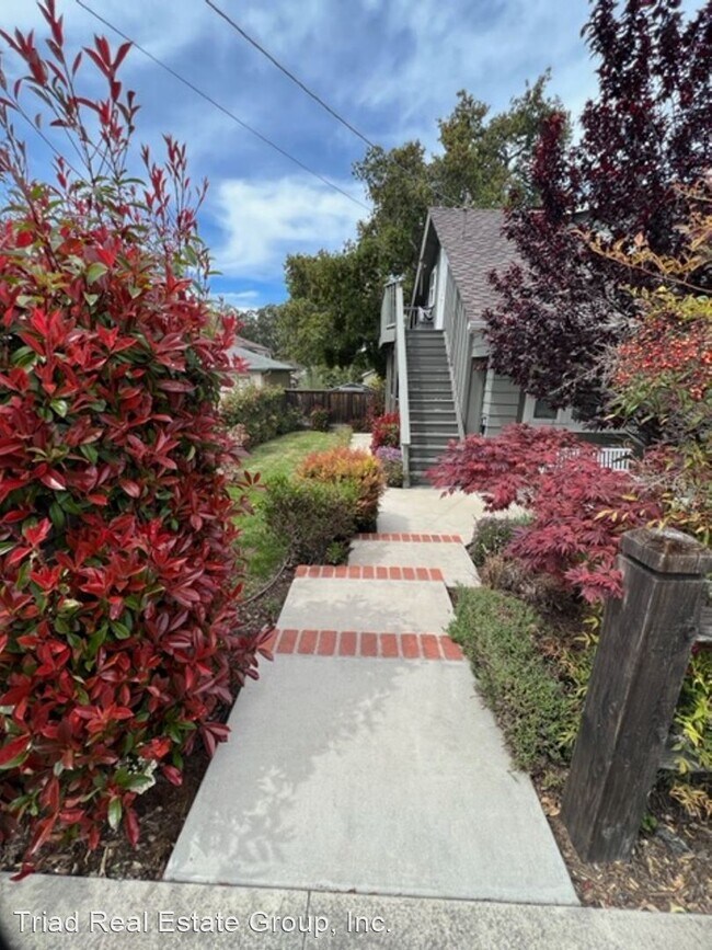 Building Photo - 2 br, 1 bath House - 1240 Ella Street