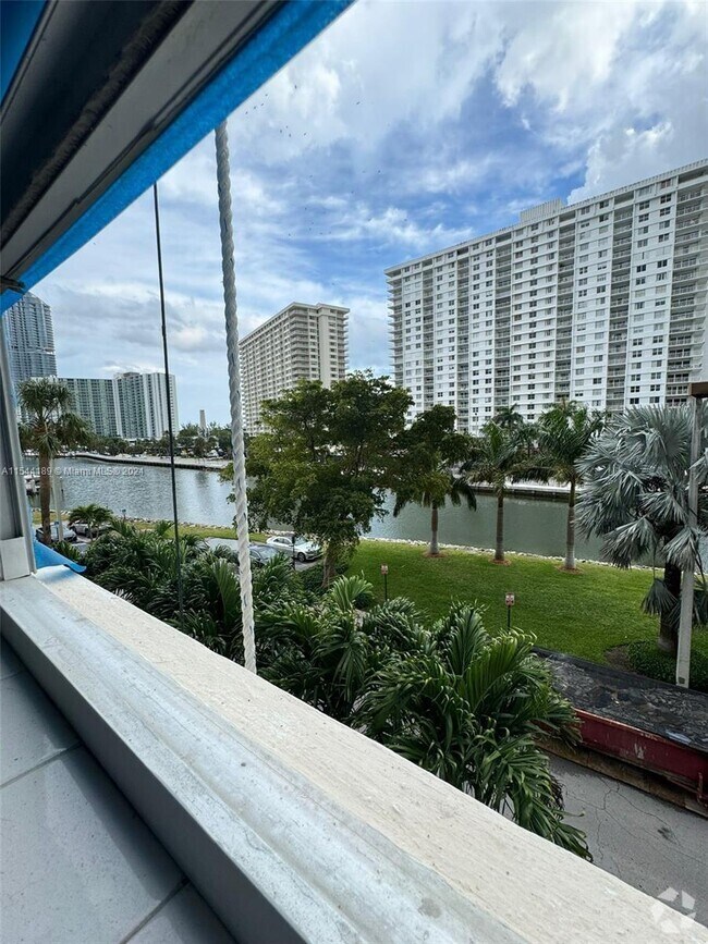 Apartments under 2,500 in Sunny Isles Beach, FL 165 Rentals