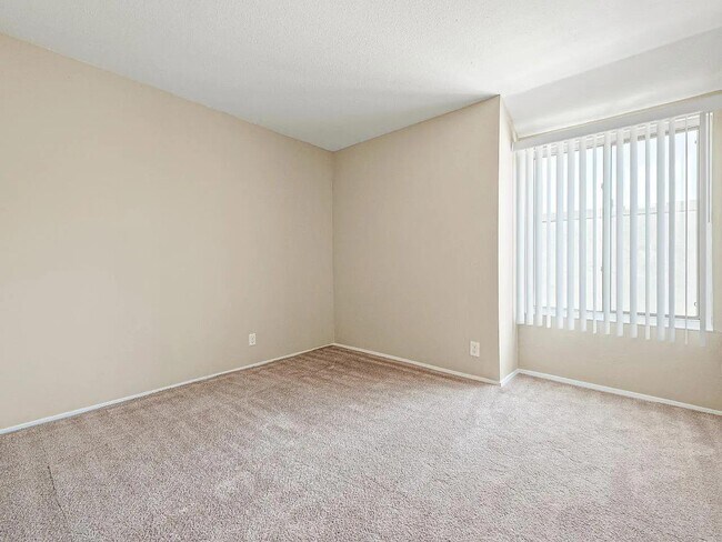 Foto del edificio - 460 Auburn Way