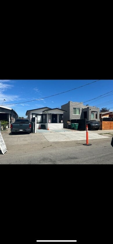 Foto principal - 1225 92nd Ave