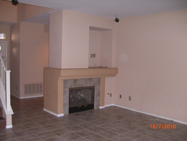 Foto del edificio - 9613 Stonecrest Blvd