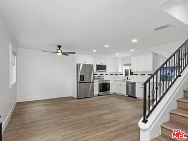 Building Photo - 6132 Myrtle Avenue