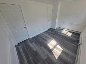 Building Photo - 98 Delafield St