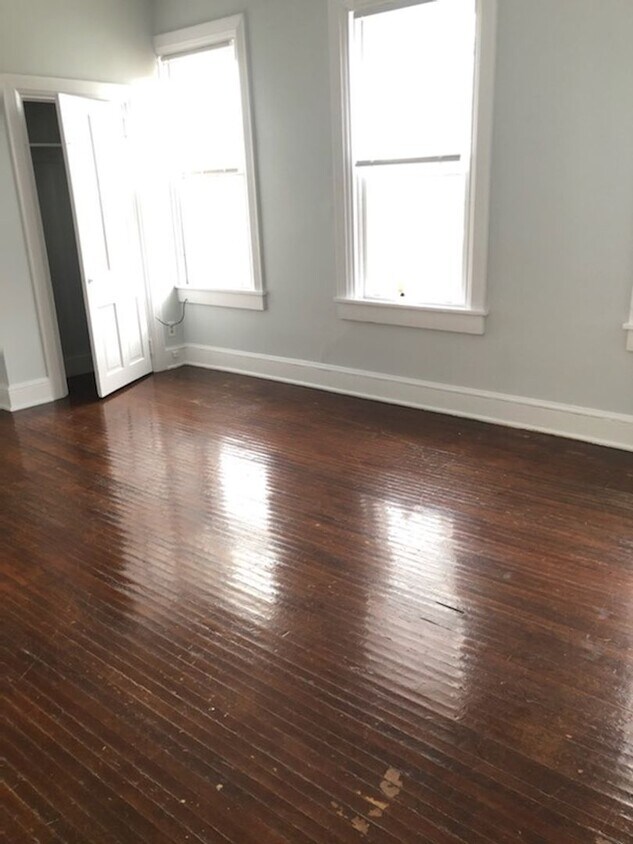 Foto principal - 128 E New St