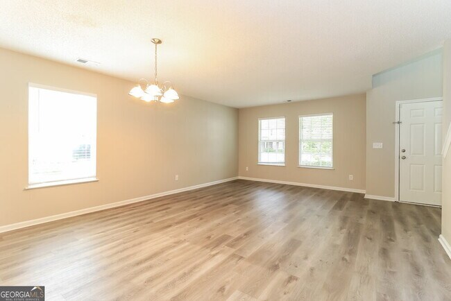 Foto del edificio - 1027 Sycamore Ln