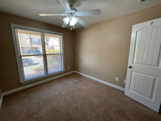 Building Photo - 376 Connor Cir