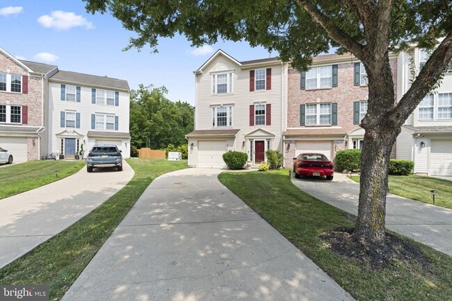 Building Photo - 2012 Broadacres Dr