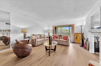 Building Photo - 500 SW 130th Terrace