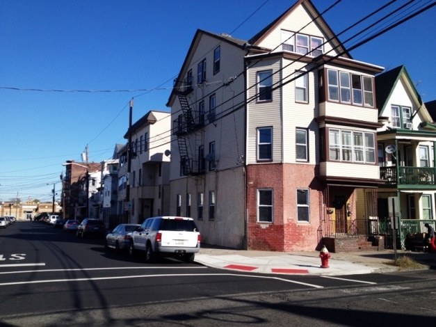 Building Photo - 53 17th Ave