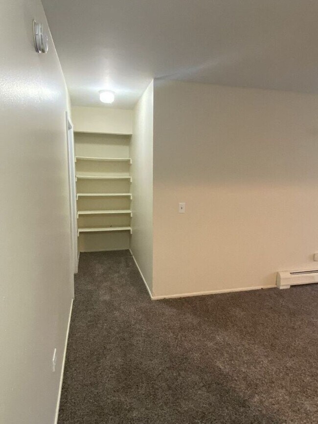 Building Photo - 2337 John Rolfe Dr